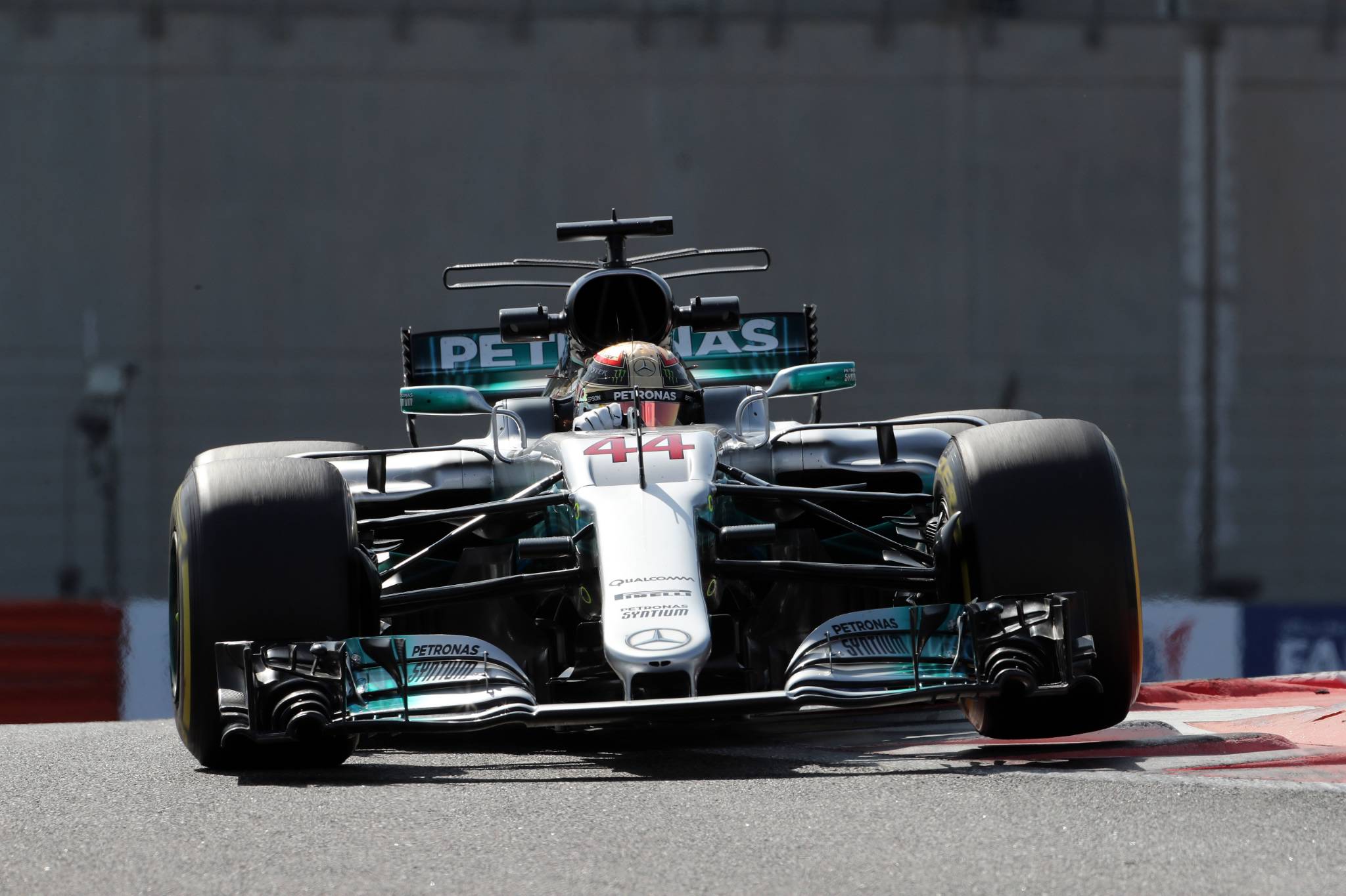 Hamilton encantado con las Hypersoft