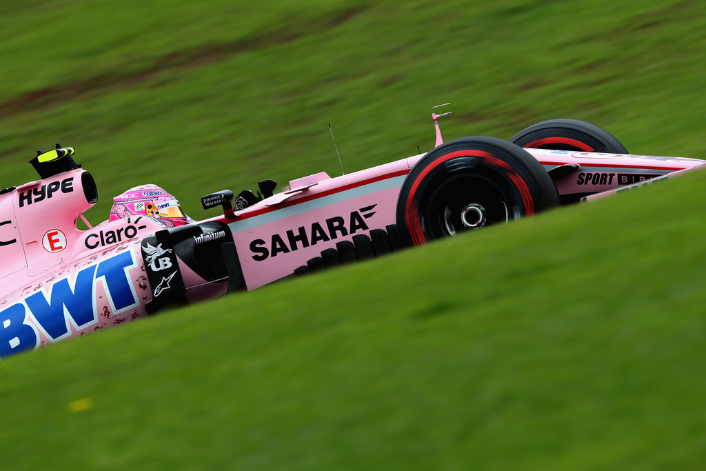 Checo Perez en tercera fila