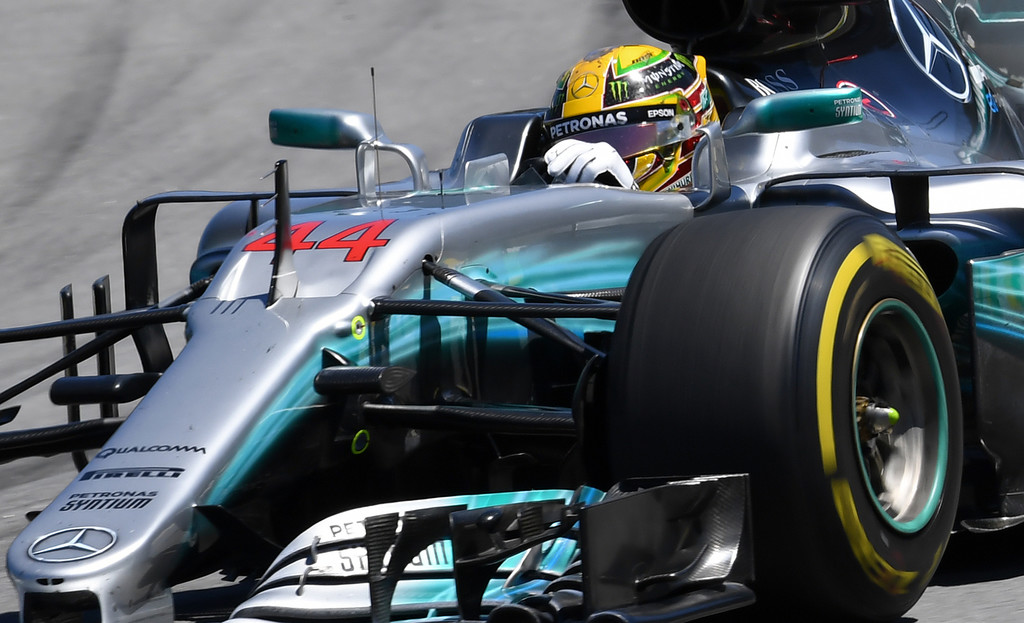 Hamilton encantado de usar el motor al máximo