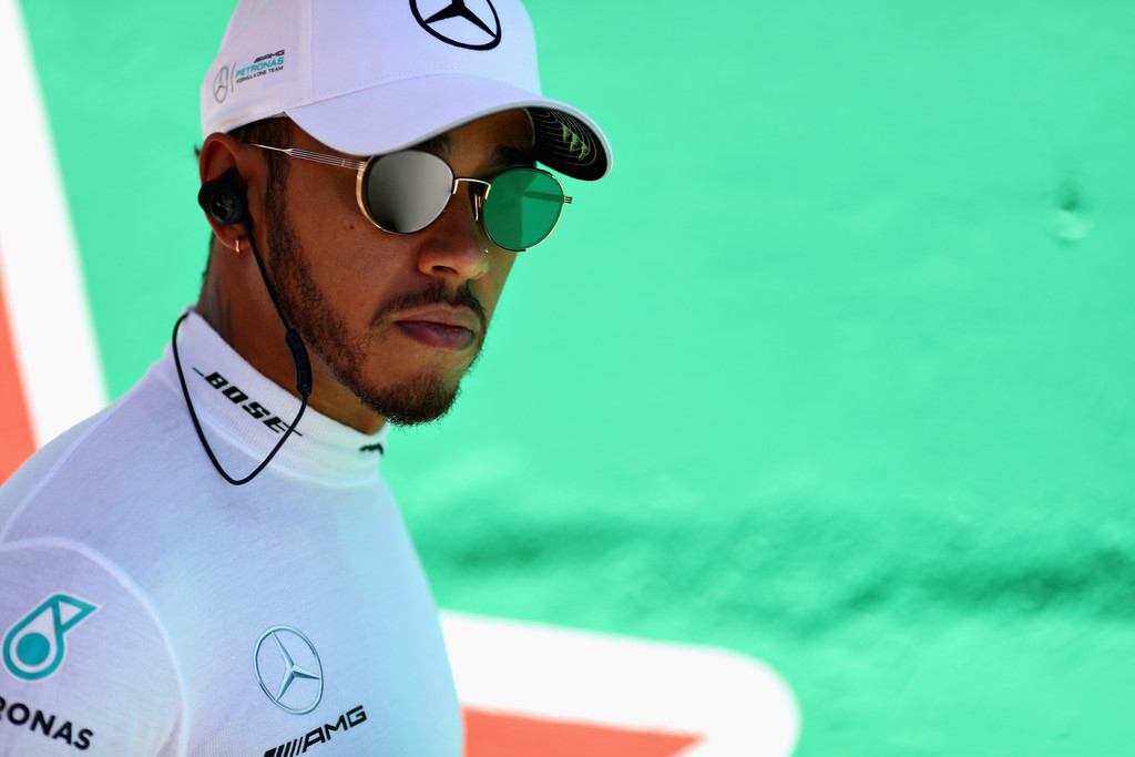 Hamilton: “El limite de 3 motores apesta”