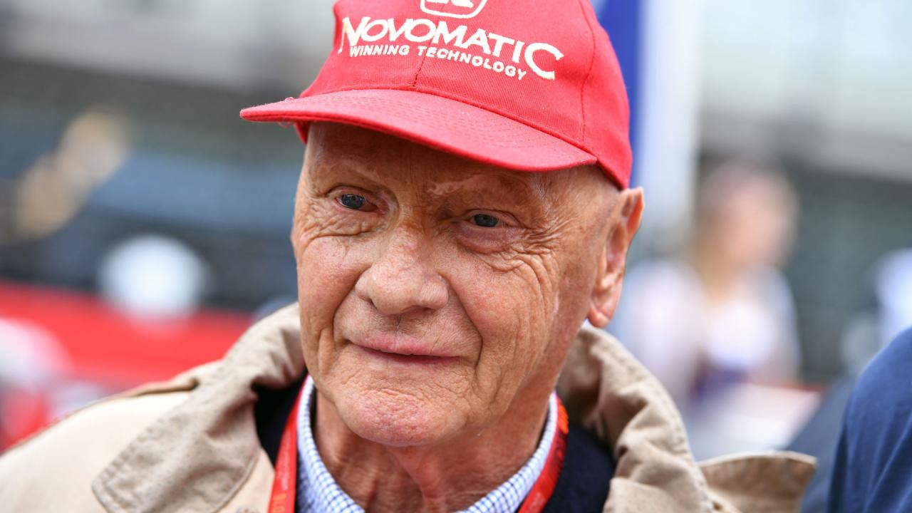 Lauda ya puede hablar y respirar sin ayuda artificial