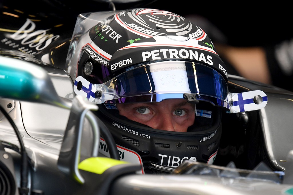 Valtteri Bottas se queda con la última pole del año