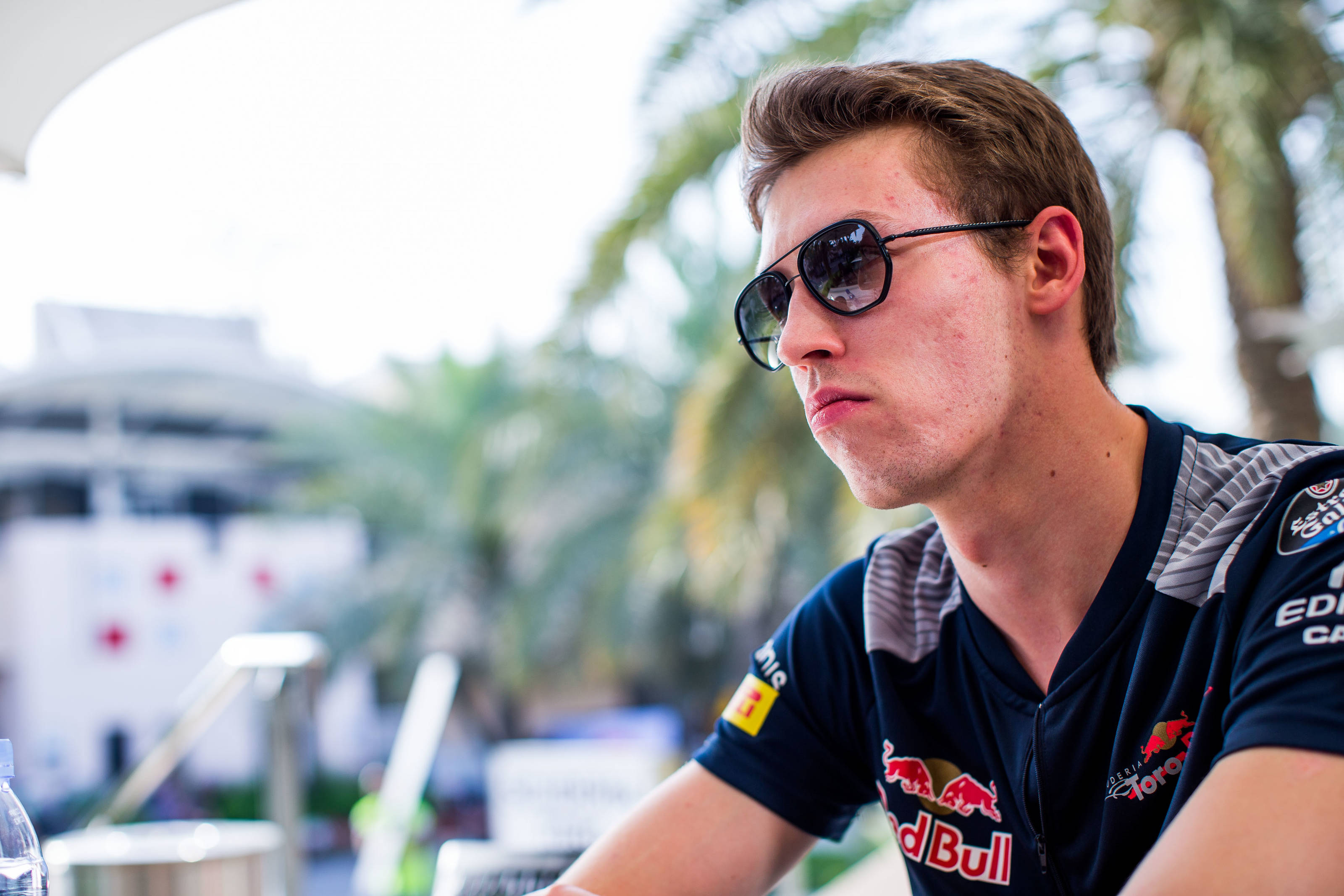 Kvyat podría seguir su carrera en la FE