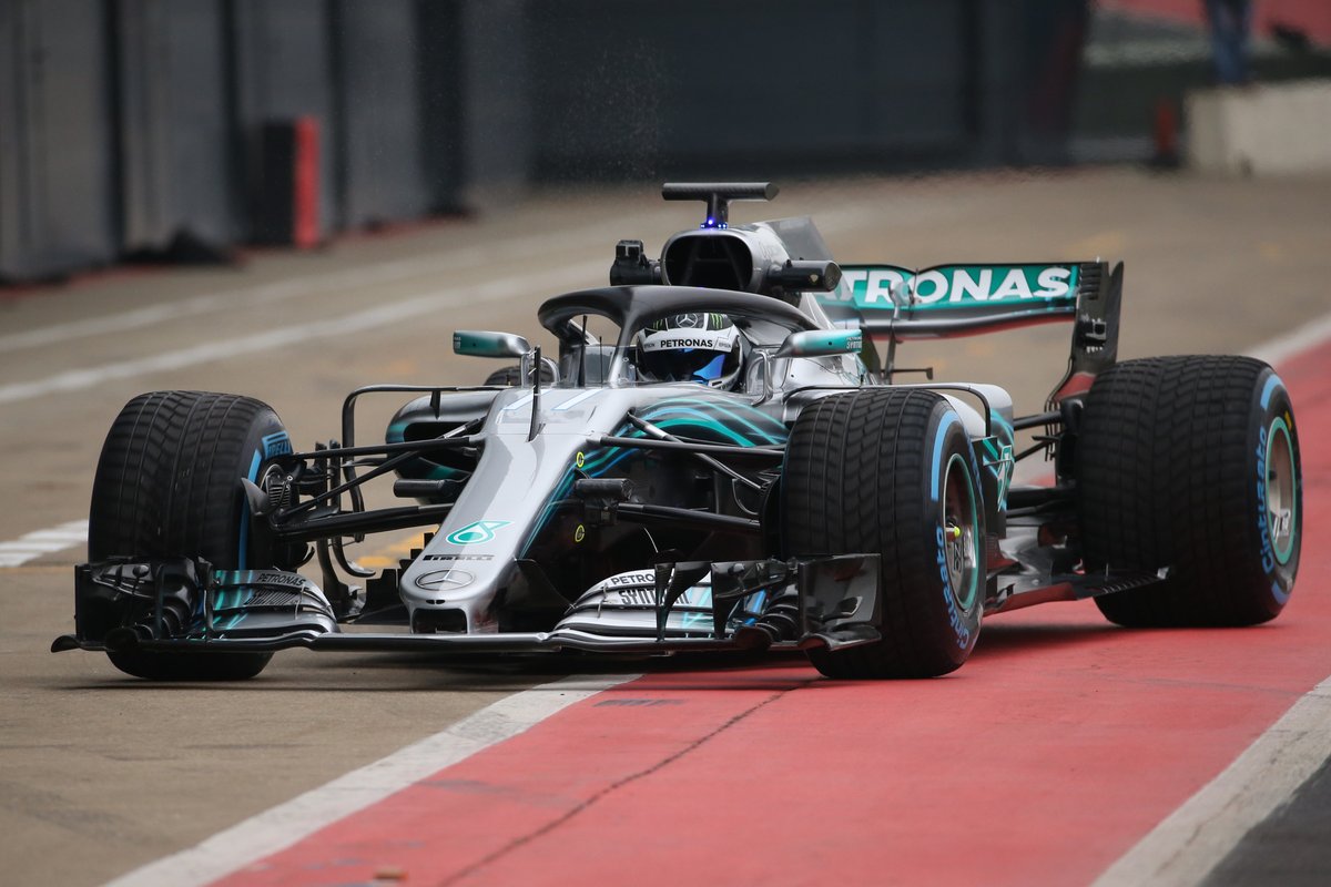 El W09 de Mercedes ya salió a las pistas