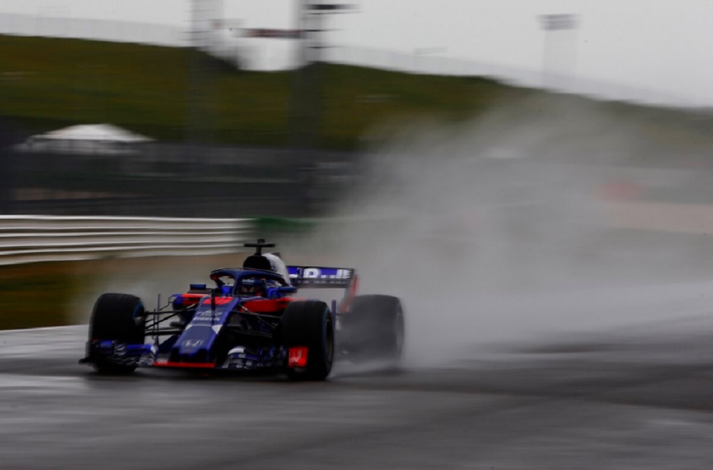 Toro Rosso publicó una foto de su STR13 luego de filtraciones en la web