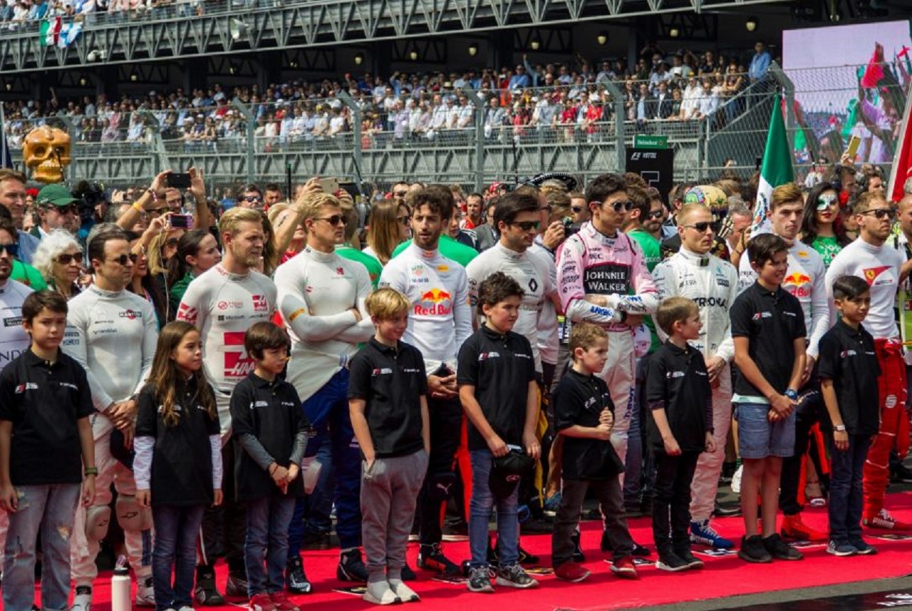 La Formula 1 da la bienvenida a los niños en la grilla