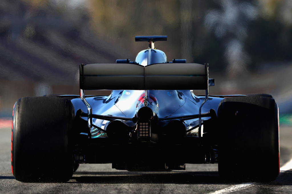 Mercedes promete mapas de motor “de fiesta”