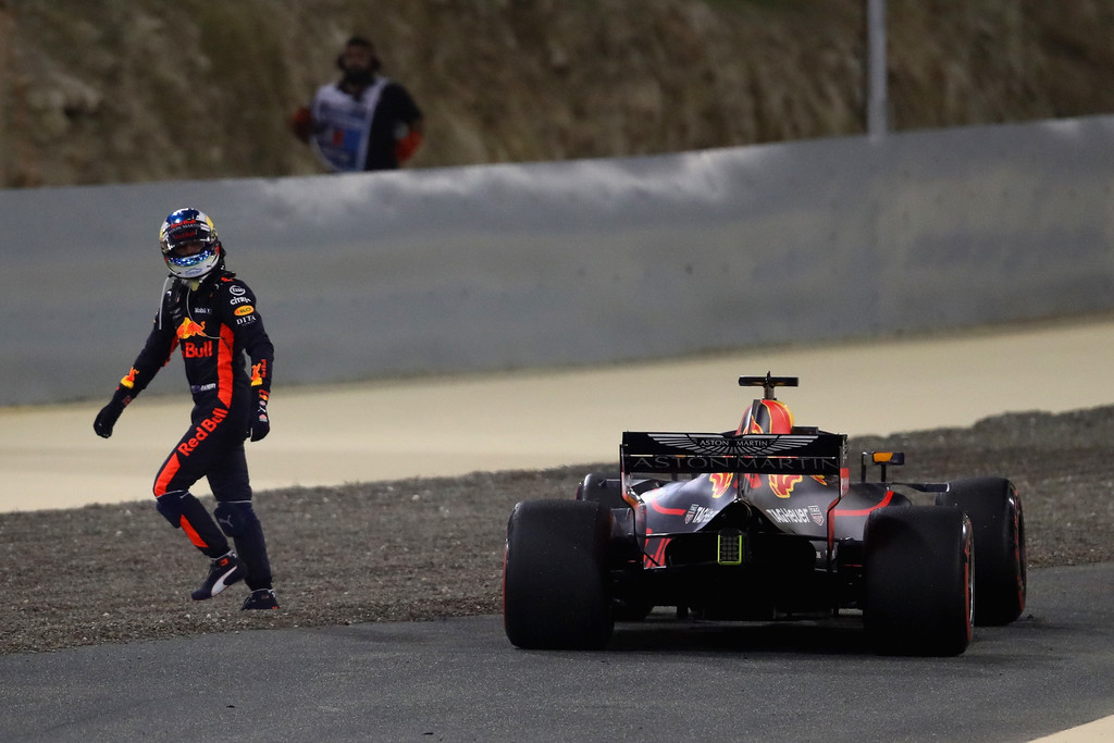 Tensiones entre Red Bull y Renault por el retiro de Ricciardo