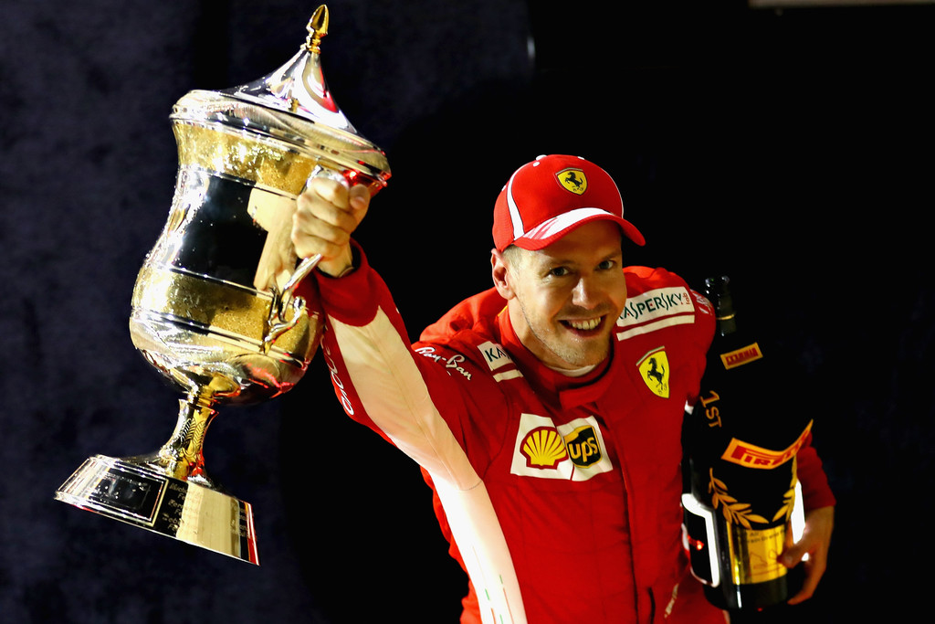 Sebastian Vettel se lleva el triunfo en el desierto de Bahrein