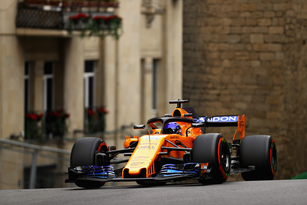 Alonso minimiza la dimisión del director técnico de McLaren a principios de año: “Es normal en el equipo que quiere mejorar”