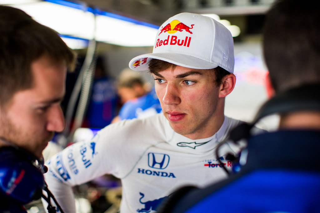 Gasly revela causa de accidente que cambió el GP de China: falla de comunicación con Hartley al cumplir orden de equipo