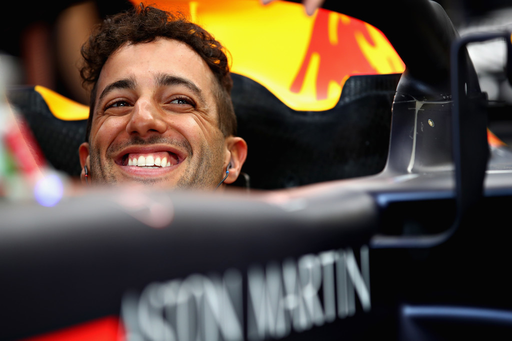 Ricciardo consolida el dominio de Red Bull con récord en práctica libre 2
