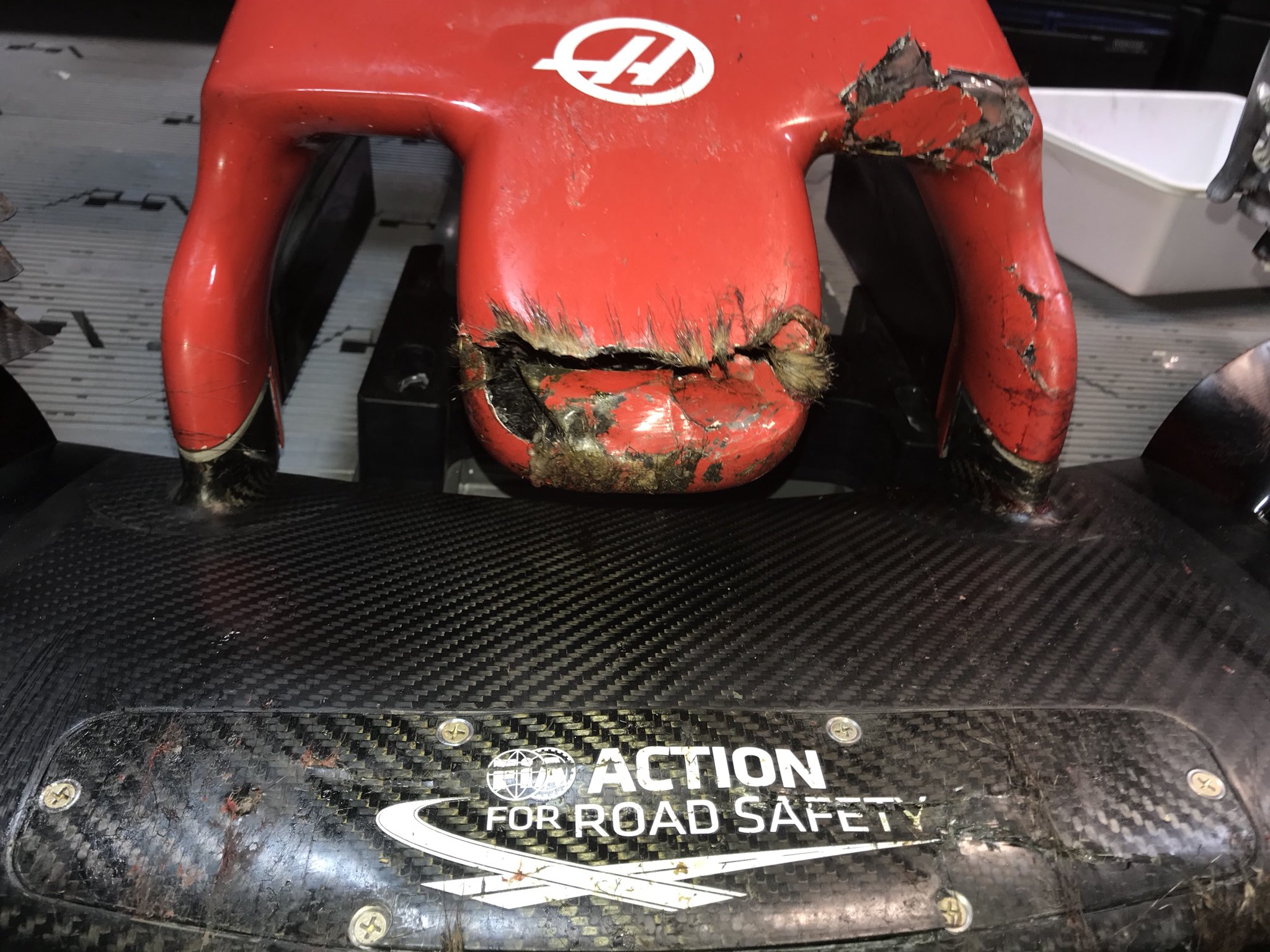 Grosjean decepcionado con los comisarios de pista