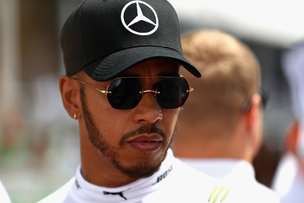 Hamilton mantiene la confianza y dice que las dudas sobre el título serían “signo de debilidad”