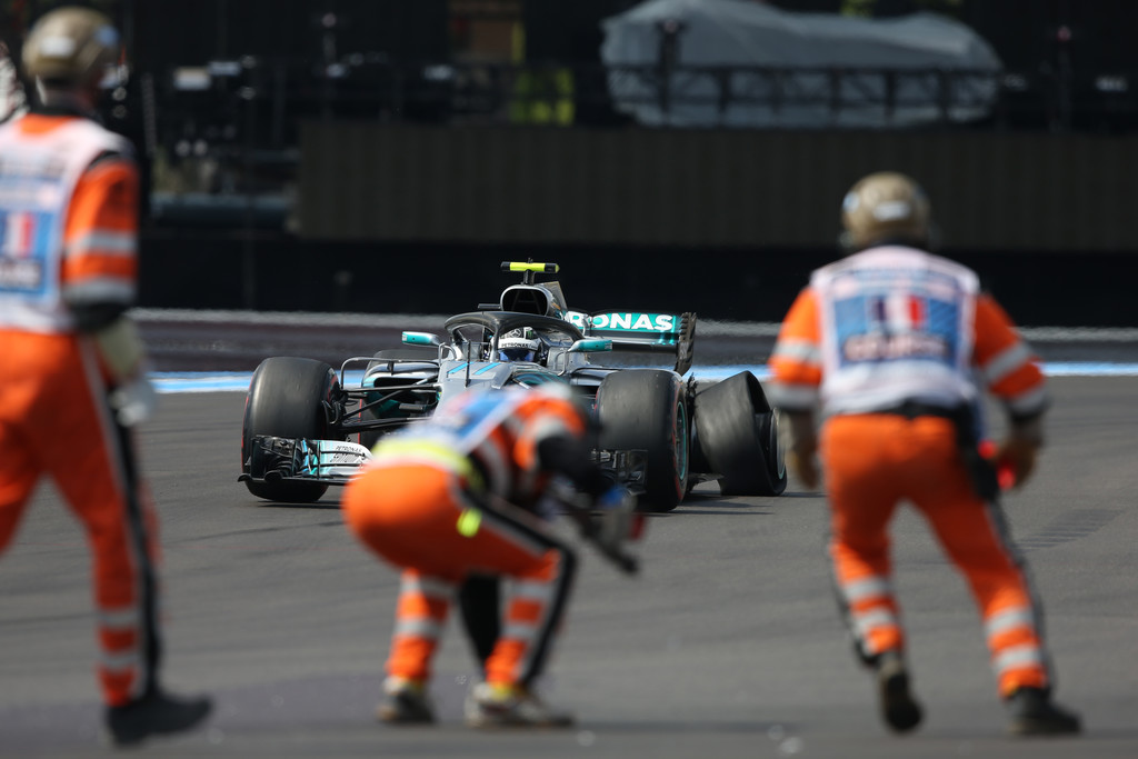 Bottas alega que dio espacio a Vettel en la primera curva en Paul Ricard y lamenta accidente: “Comprometió la carrera”