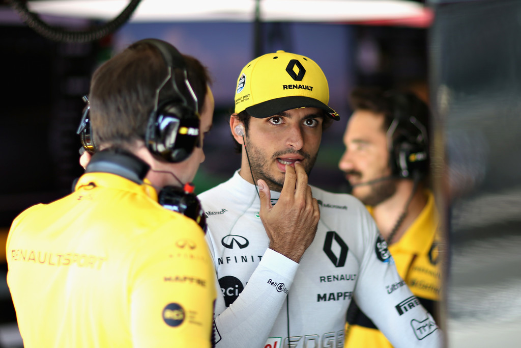 Renault evalúa que Sainz largue desde el Pit