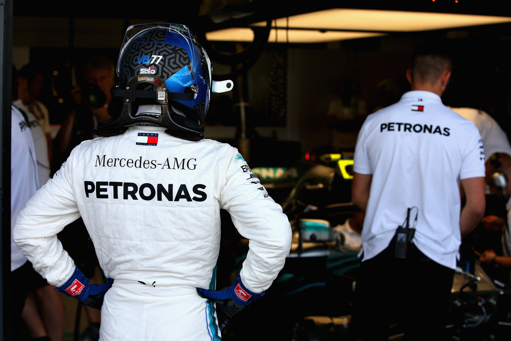 Mercedes cambia el motor de Bottas “por precaución” y se acercan a las penalizaciones