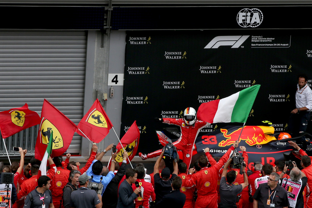 Sebastian Vettel gana en Spa Francorchamps