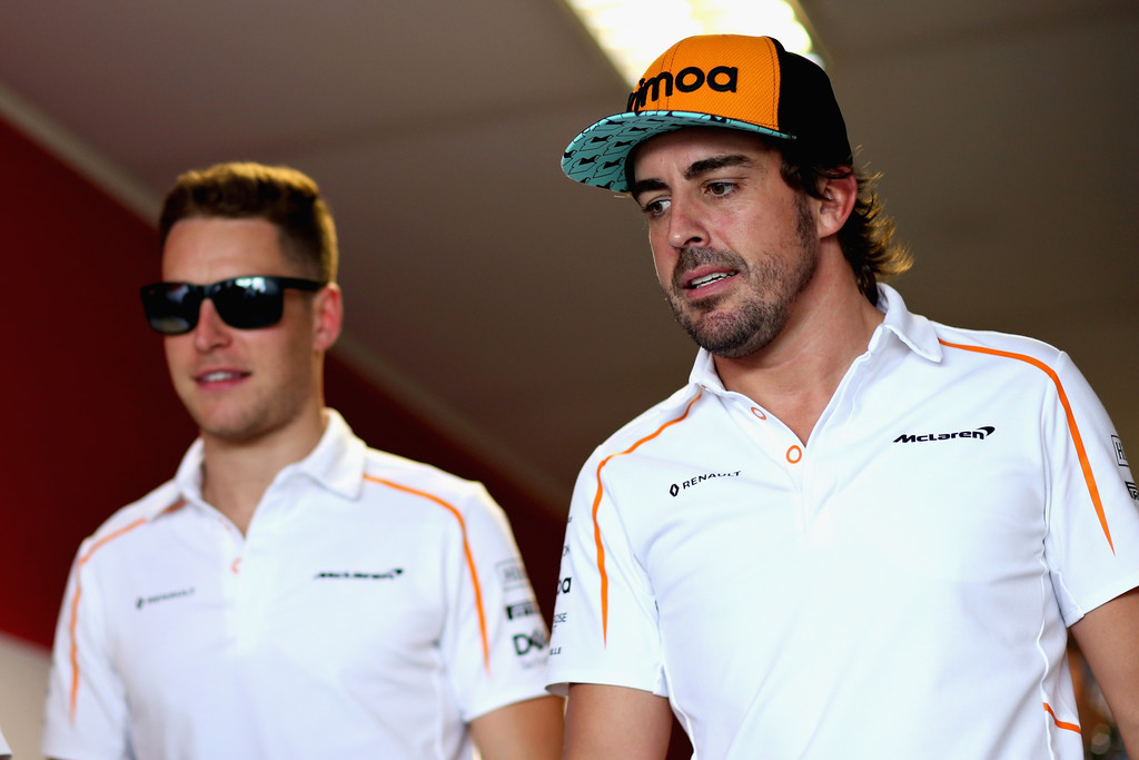 Alonso sale en defensa de Vandoorne: “Es difícil vencerme a mí”