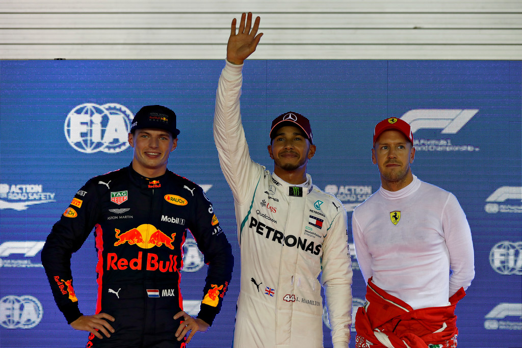 Hamilton logra una impresionante Pole en Singapur