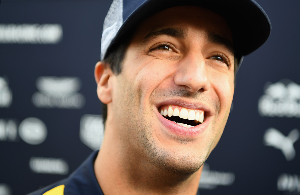 Ricciardo comentó sobre la situación de Vettel y Hamilton en lucha por el campeonato.