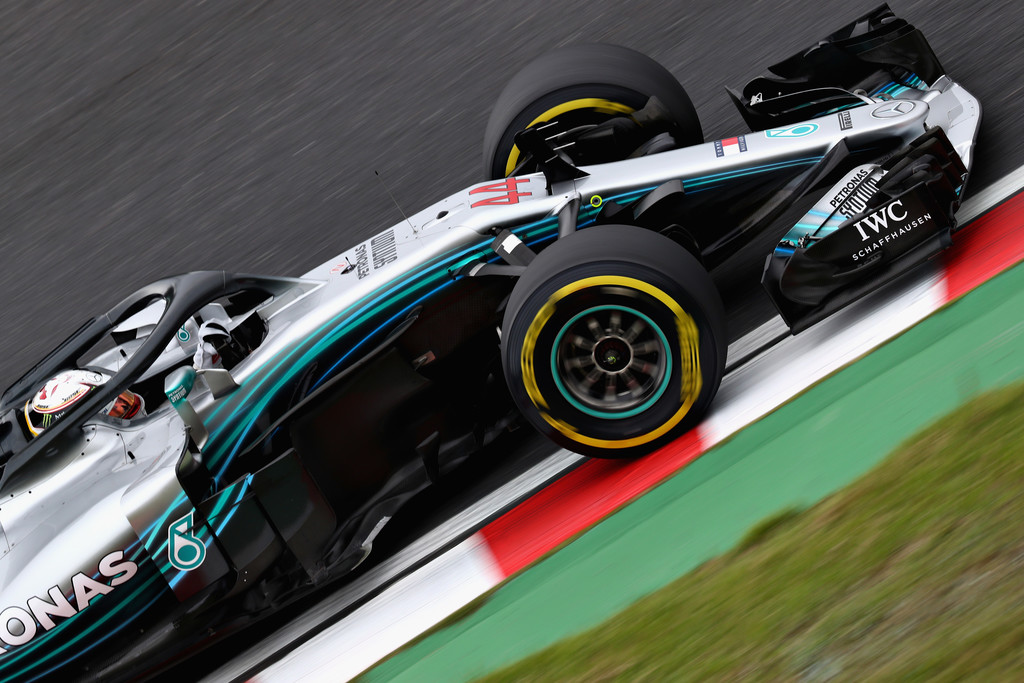 Hamilton reafirma su poderío en FP2