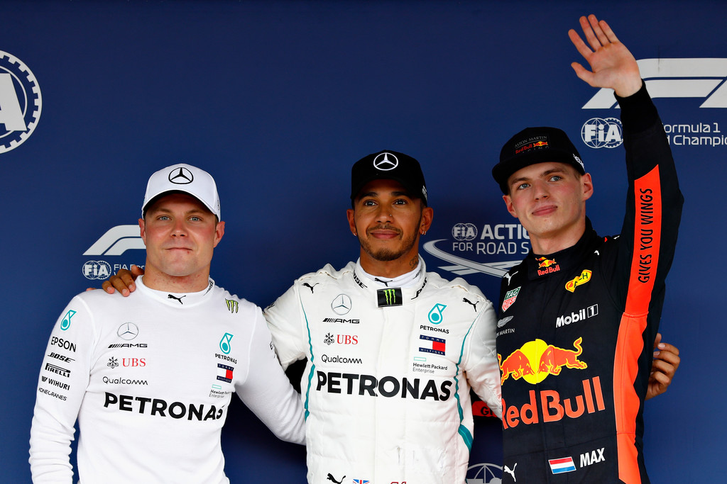 Hamilton logra la Pole N° 80 , Vettel es P9 .