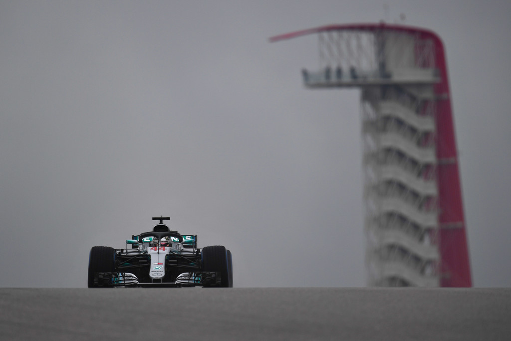 Hamilton encabeza libres 1 en Austin