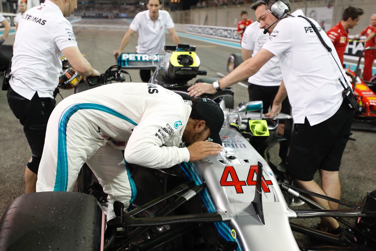 Lewis Hamilton emocionado luego de la Pole
