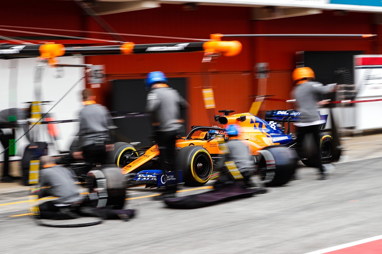 Incendio en el garage de McLaren durante su “filming day”: tres heridos