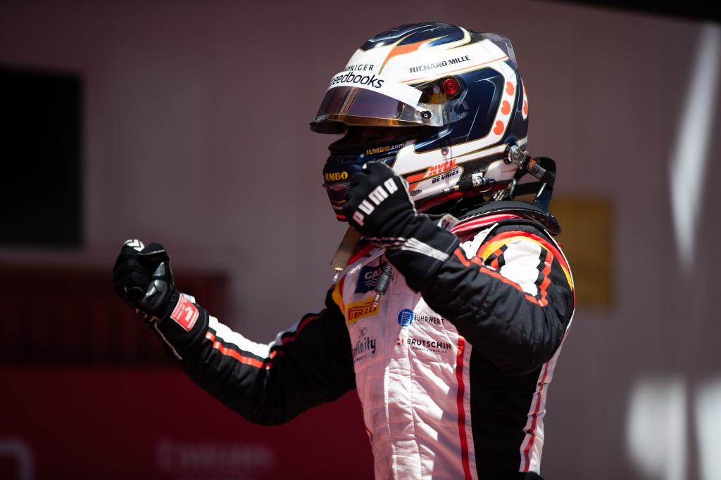 De Vries se llevó la 6ta carrera de la F2