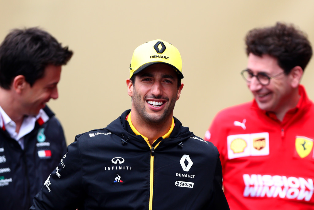 Ricciardo en desacuerdo con la penalización a Vettel