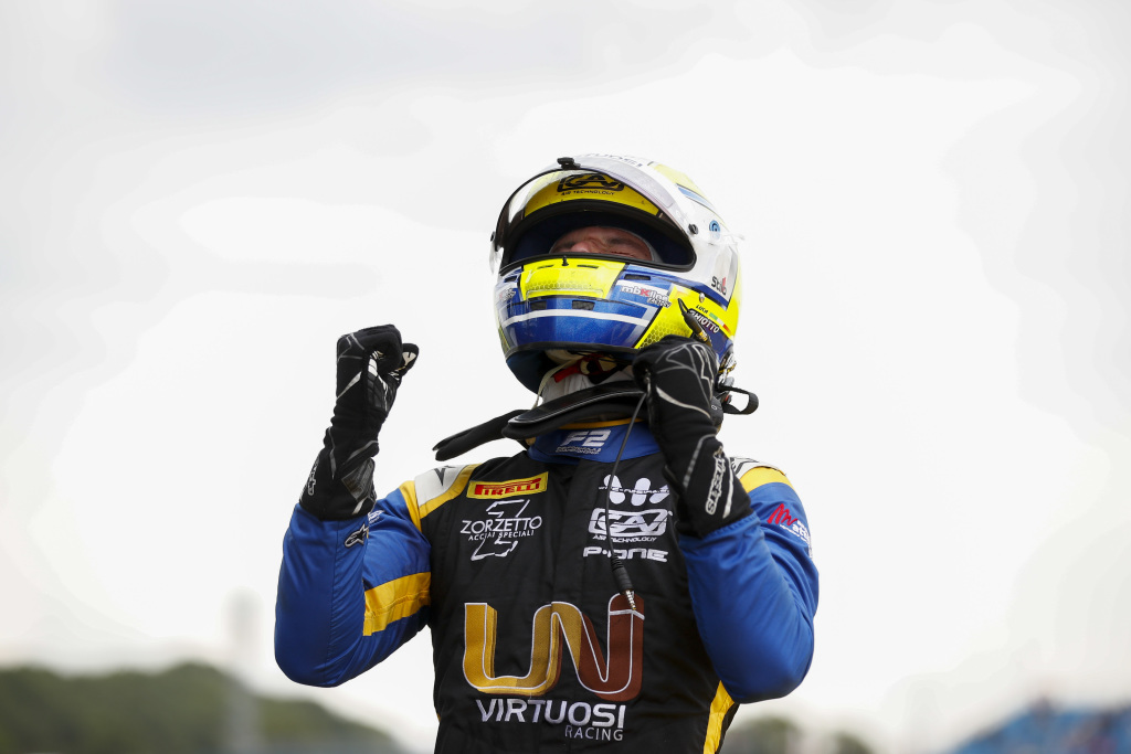 Ghiotto triunfa categóricamente en la Feature Race de Silverstone