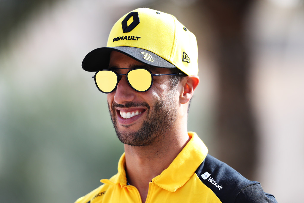 Ricciardo apunta al 7° lugar en carrera