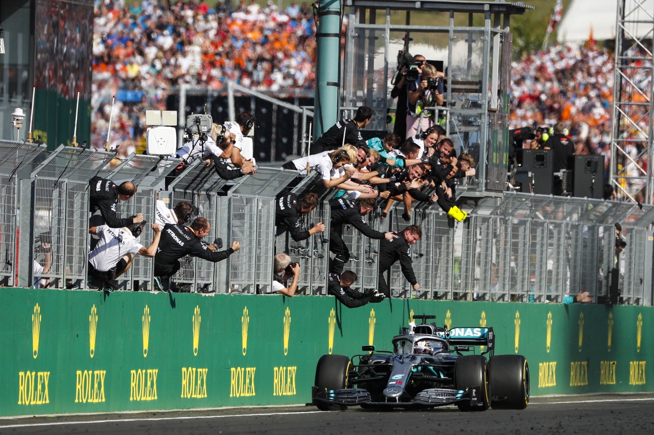 Golpe de estrategia y victoria para Lewis Hamilton en Hungría