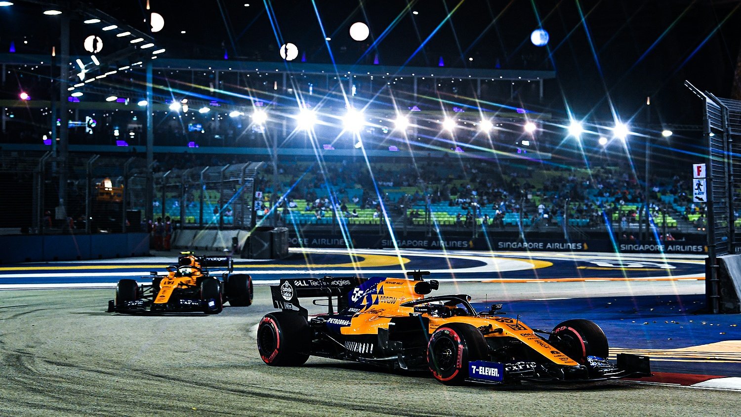 McLaren lidera “al resto” en Marina Bay