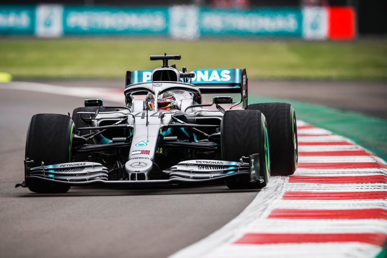 Lewis Hamilton lidera la primera sesión en México
