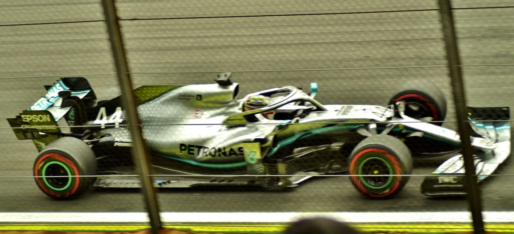 Hamilton lidera la tercera práctica en Brasil