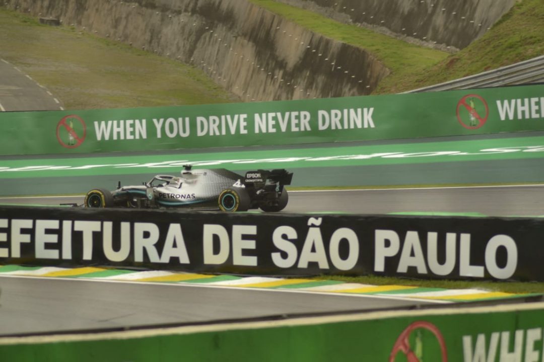 Hamilton solo busca “refinar” el coche en Brasil