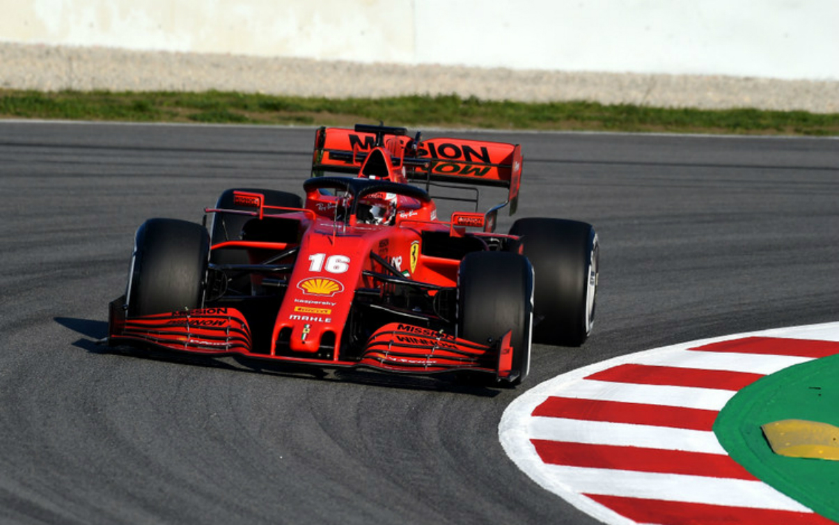 Ferrari se guarda en el día 1 de las prácticas