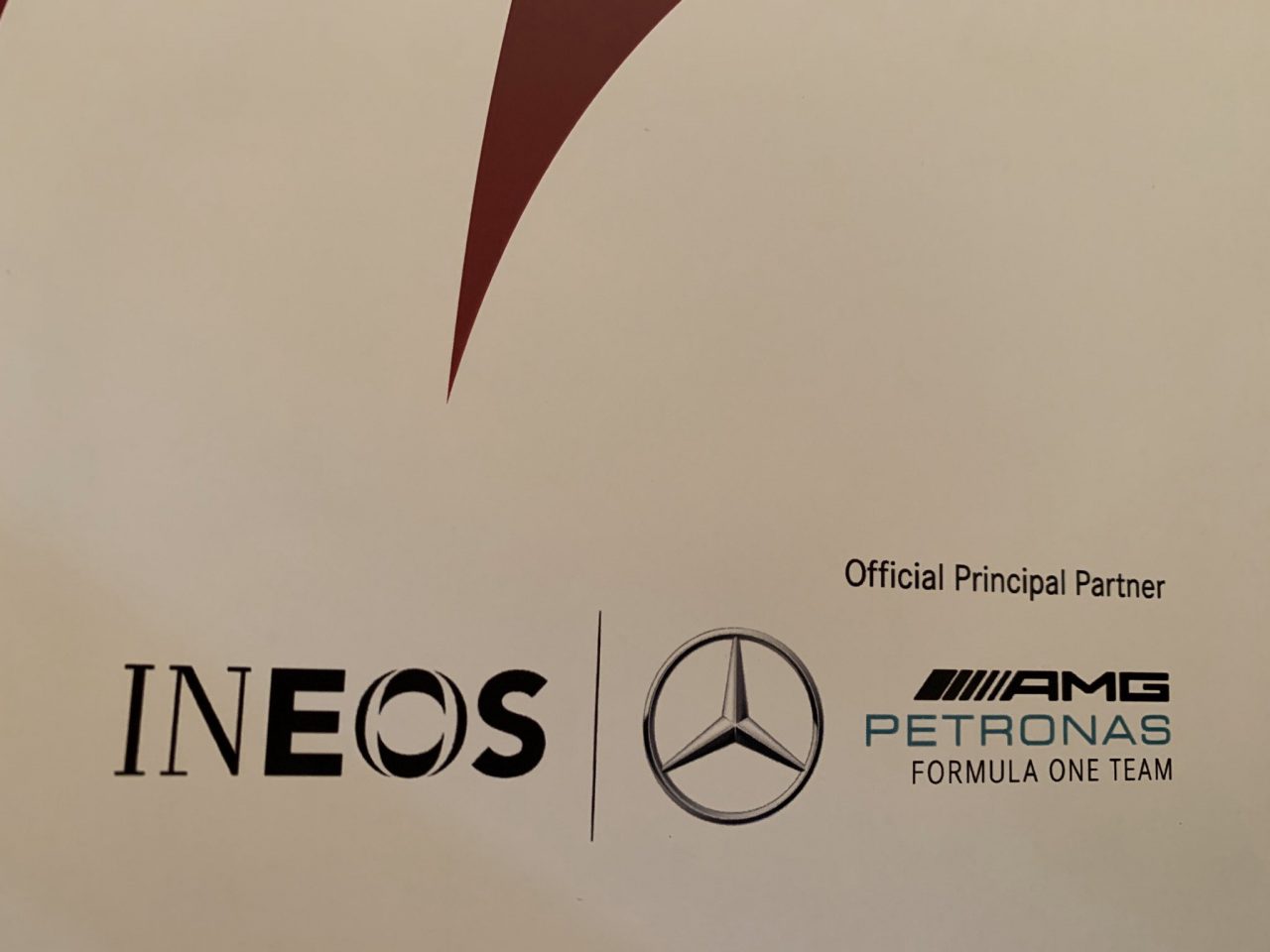 Mercedes siguió a Haas y también presentó la pintura 2020 antes de lo previsto