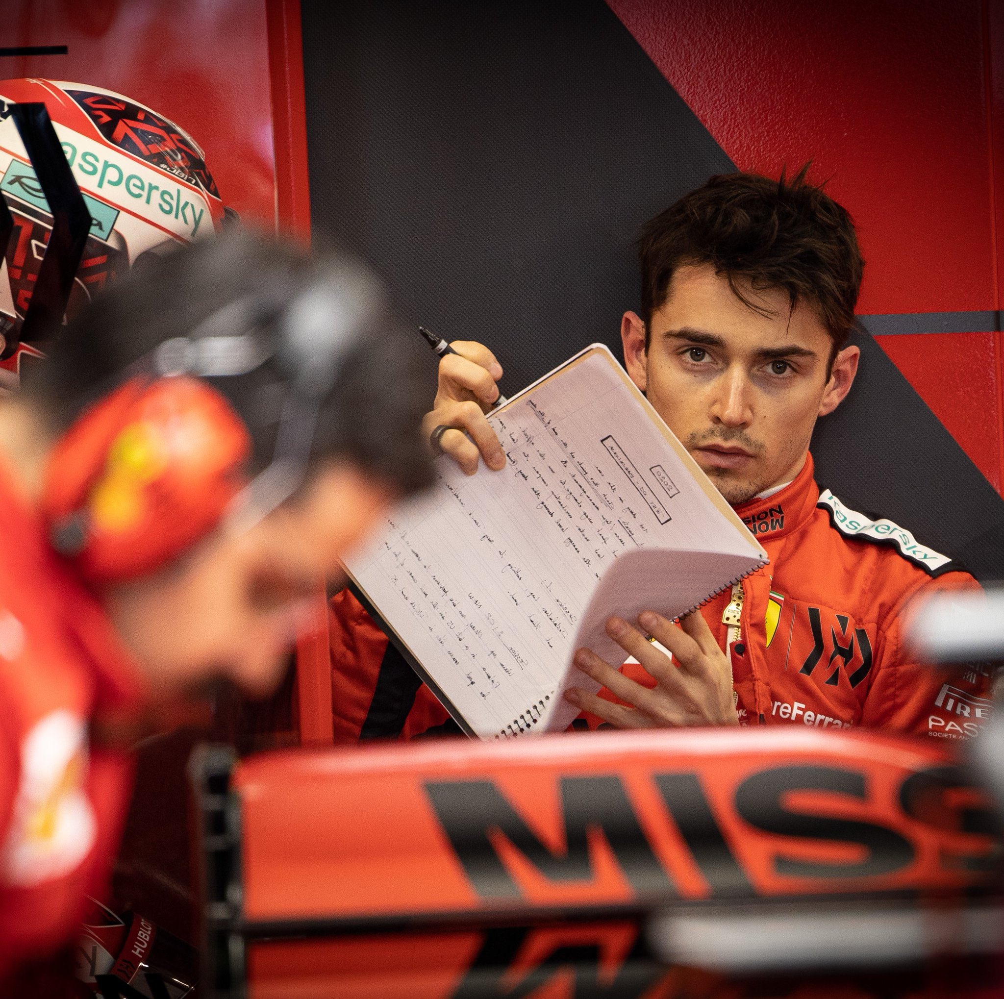 ¿Qué tanto escribió Charles Leclerc en esa libreta?