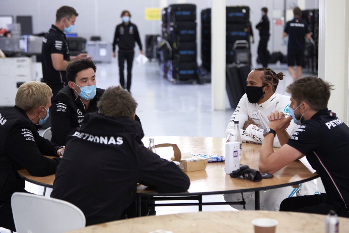 Lewis Hamilton rodó con el W09 en Silverstone