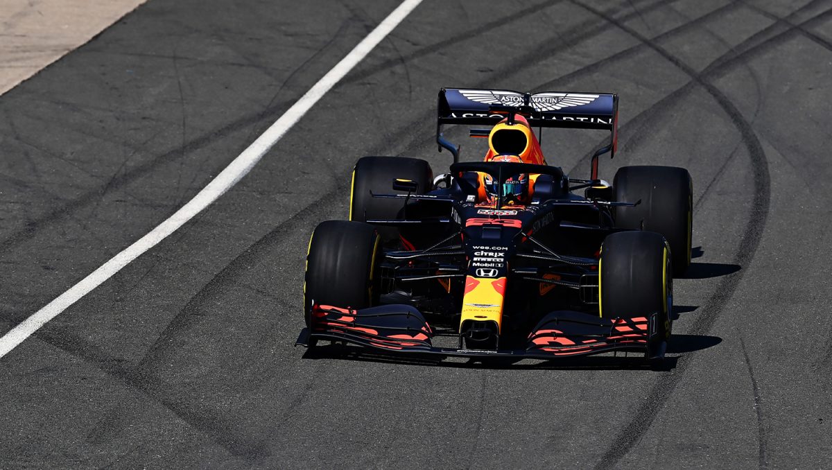 Con Alex Albon, Red Bull pone en pista al RB16