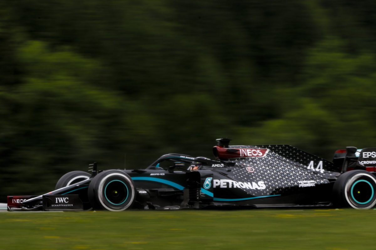 Mercedes lidera el comienzo de la F1 en la PL1 de Austria