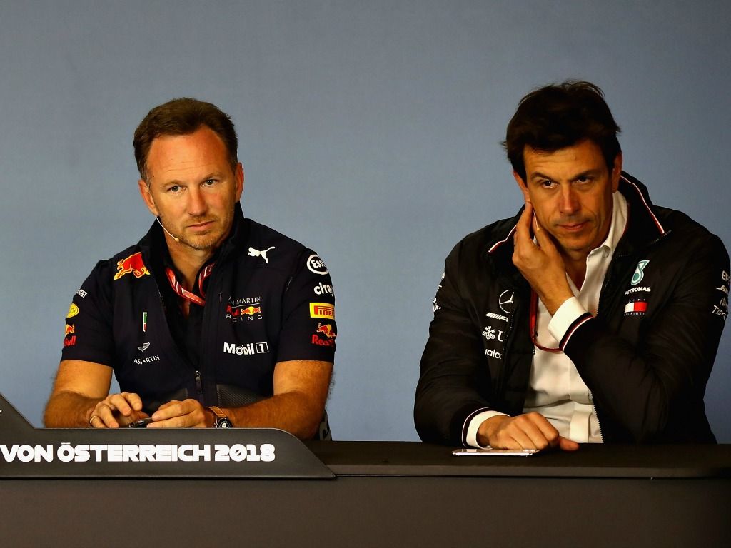 Red Bull no le cree a Mercedes que no llevará más actualizaciones