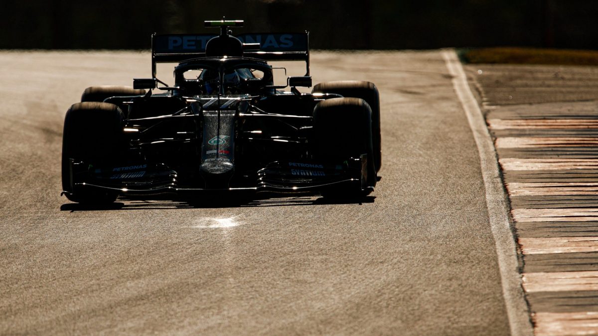 Bottas lidera la tercera práctica en Portugal