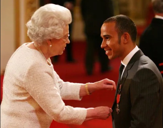 Lewis Hamilton es nombrado en 2009 Miembro de la Orden del Imperio Británico