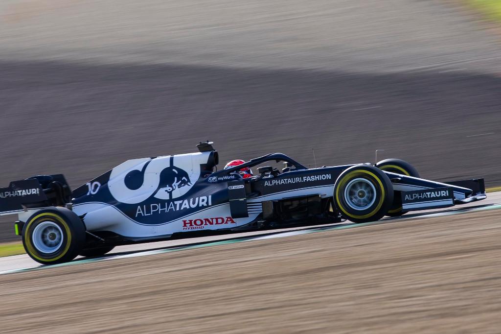 Alpha Tauri saca a la pista por primera vez al AT02 en Imola