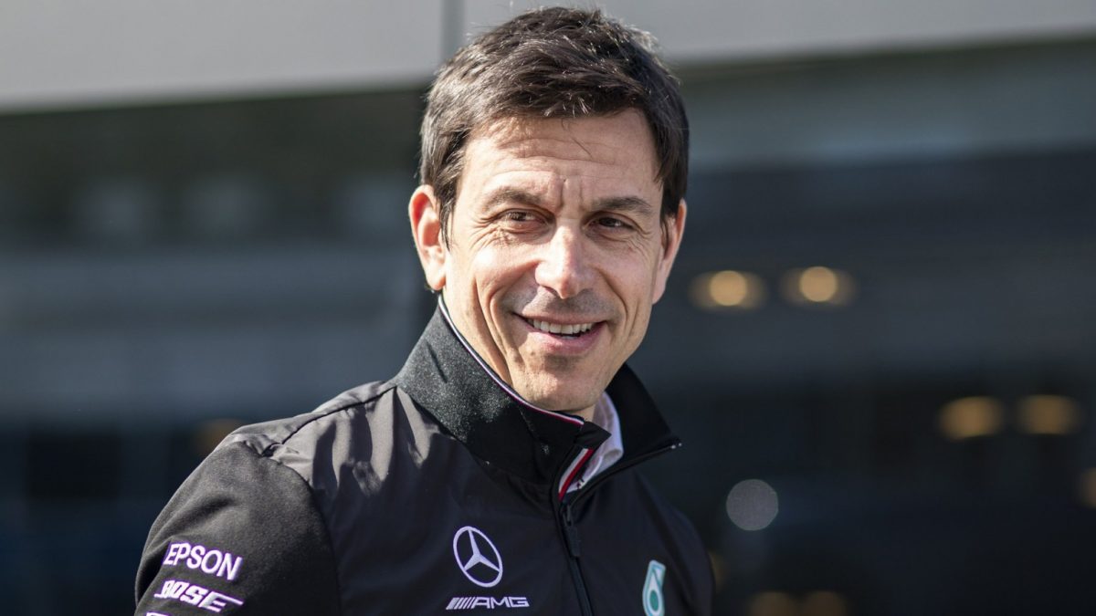 Wolff sorprendido con Esteban Ocon